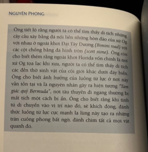 -Về hình thức và chất lượng bản in: rất thích chất liệu giấy này, thơm, láng, dàn trang và font chữ dễ đọc, đọc nhanh. Trải nghiệm đọc sách tốt. Mình rất để ý điểm này vì có rất nhiều bên làm sách rất uổng, nội dung hay, tác giả xịn nhưng trải nghiệm giấy, cầm, dàn trang thực sự gây khó chịu không muốn đọc.
-Về tác giả: mình thích nhất cuốn Tây tạng huyền bí. Mình ko phải fan của bác, nhưng mình luôn tự cảm thấy có sự kết nối với tác giả. Đặc biệt là với cuốn này, có nhiều bạn bè của mình đọc và nhắc, mình đã mua cuốn 2 cũng dc 2 năm. Nhưng đến một thời điểm nhất định, lại được thôi thúc đọc cuốn Muôn kiếp NS 1 này. Lúc bản thân cảm thấy cần hoặc bị thôi thúc chứ k đọc để dò la về chứng tích, đọc kiểu kiếm hiệp, đọc kiểu chứng thực khoa học tâm linh có là khoa học ko. Với sách của tác giả, hữu duyên thì đọc. 
-Về cách hành văn: nhìn chung, các cuốn của First new được biên tập kỹ lưỡng, vì mình thấy điểm này nổi bật qua nhiều đầu sách đã đọc. Cảm giác thống nhất được dòng văn, ngôn ngữ của 1 đơn vị phát hành sách. Nên ko phải riêng tác giả Nguyên Phong mà cuốn khác cũng thế. Tiêu chí: mạch văn sáng rõ, dùng từ cẩn mực. Mình đang đọc và rất thích từ đầu primary dịch thành uyên nguyên. 
-Về tổng thể nội dung và tính chất của dòng sách phóng tác này: dễ hiểu, hiểu được thì mới suy ngẫm và đem vào cuộc sống thường ngày được. Ngôn ngữ bình dị của tác giả luôn làm mình đặt câu hỏi: "phải uyên thâm thì mới có được cách truyền tải đầy ý nhị, không mang tính khoe chữ, khoe kiến thức và gần gũi như vậy." Còn nếu muốn đào sâu về tâm linh, đạo đức thì dòng sách này của Thái Hà sẽ hợp gu đọc hơn. Một tác giả gần nhất mà giọng văn cũng khiêm tốn và sáng rõ như tác giả NP là Nguyễn Tường Bách. Chất thơ và tính chiêm niệm nhiều hơn.
-Cuối cùng: với chất giấy này thì cầm sách khá nặng tay, hơi mỏi. Nhưng đổi được nhiều trải nghiệm tốt và dễ bảo quản (tránh ẩm) thì hiện tại đây không phải ý chê. Thích cái cảm giác được lật sang một trang nữa.