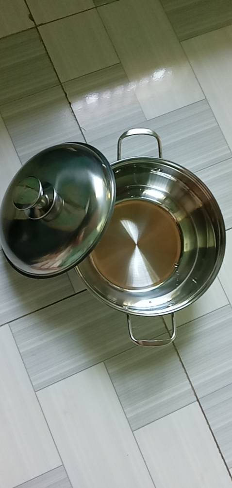 Đồ tốt , chính hảng , nhưng hơi mỏng , vừa tầm giá tiền cho gia đình bình dân . Đáng mua