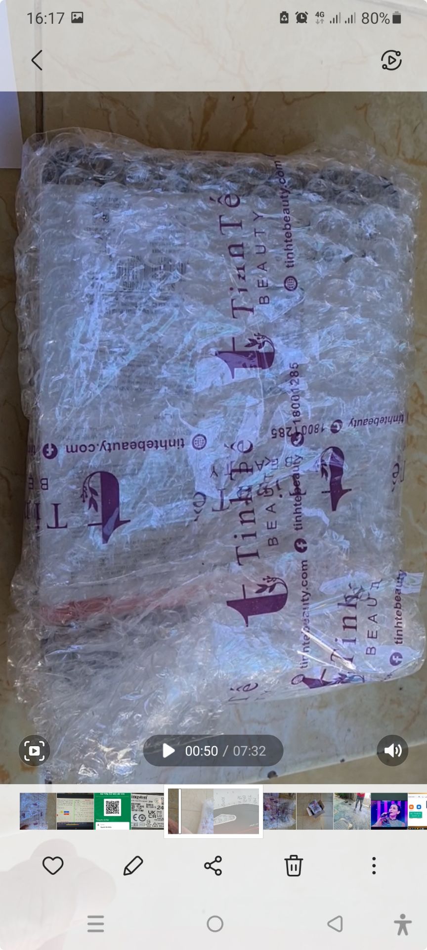 Nhận hàng đúng như đơn hàng của Tiki. Có tem và nhản ghi số seri ổ cứng. *** thử thì tốc độ ghi là 110Mb/s. *** bằng app của hảng Kingston   ổ SSD 240gb thì số seri phù hợp. Cài win hiện thời chạy nhanh. Độ bền chưa biêt. Nhận hàng đúng như đơn hàng của Tiki. Có tem và nhản ghi số seri ổ cứng. *** thử thì tốc độ ghi là 110Mb/s. *** bằng app của hảng Kingston   ổ SSD 240gb thì số seri phù hợp. Cài win hiện thời chạy nhanh. Độ bền chưa biêt.