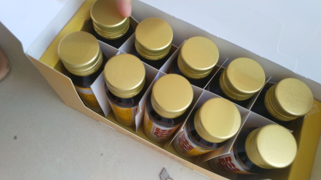 mua 2 hộp (20chai) được giảm còn 504k thôi. Mua để tặng sinh nhật ba rất phù hợp luôn nha
 cuối cùng cũng nhận được hàng sau bao ngày đăt đi hoàn lại.