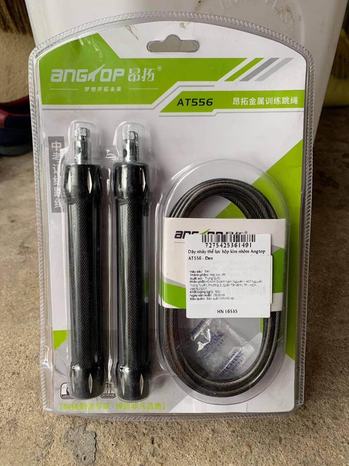 1: TỐT: giao hàng nhanh, nvien giao hàng nhiệt tình, hàng ổn khớp xoay trơn tru
2:CHÚ Ý: hàng tuy lúc nhận thì ở trong hộp chắc chắn gọn gàng, tuy nhiên khi lấy ra thì có thấy bị xước nhiều ở tay cầm........... ko hiểu nguyên nhan do khâu nào
nói chung hàng ok và ko cần phải đổi lại........
sẽ còn ủng hộ TIKI