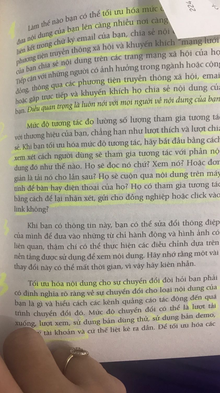 Riêng quyển INBOUND CONTENT, từ chương 4 trở đi thật sự hiệu quả, 3 chương đầu đọc hơi buồn ngủ. 

INBOUND MARKETING hay nhất. 

PR tạm ổn, không quá đặc sắc - kiểu như không có không được. 

SELLING dài dòng, đọc chán nhất. 

Đây là bộ sách từ team Hubspot phát hành. 
Mỗi quyển là tác giả khác nhau nên chất lượng không đồng đều. 
Nhưng kết luận là đáng đọc!