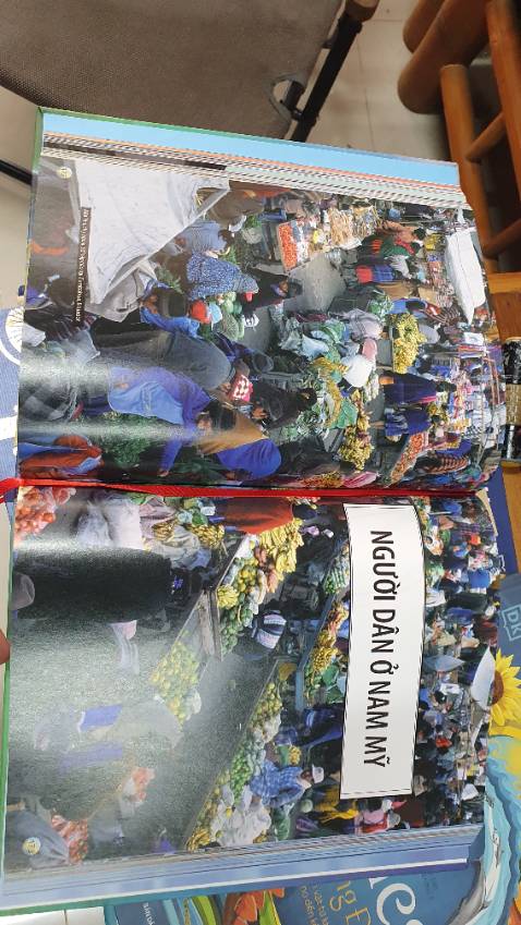 Nội dung đa dạng, nhiều hình ảnh Atlas. Giấy láng, in màu toàn bộ nên cũng khá đáng tiền.