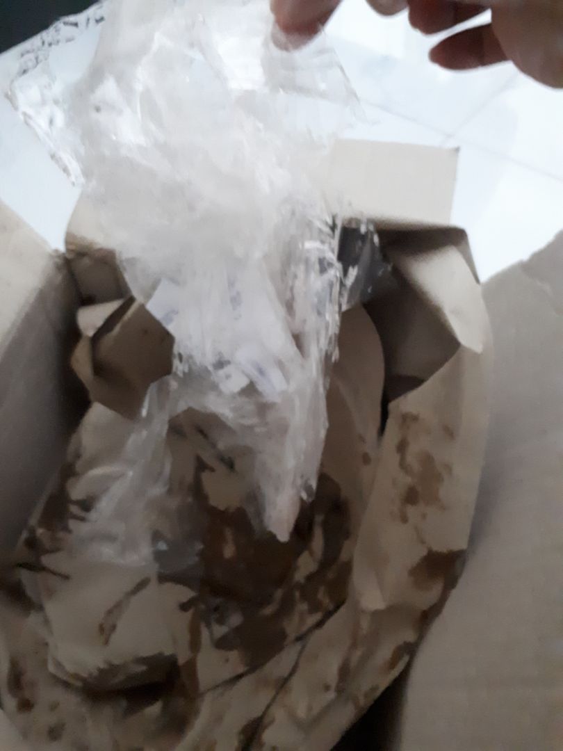 gói kỷ cẩn thận, nhưng không hài lòng cách làm của người bán, quai bình bể như vậy cũng gửi cho khách hàng được? làm ăn cẩu thả, mất lòng tin