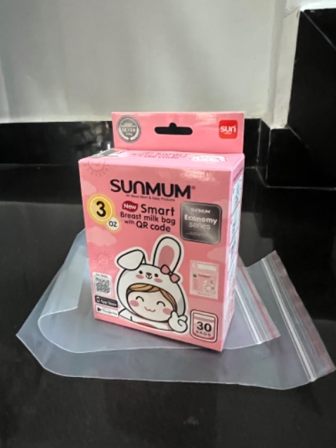 Sản phẩm như mô tả. Hàng mới, đã dùng thử. Túi chứa tối đa 150ml vừa đủ 1 lần uống của bé. 3 zip an toàn không sợ bị bung. Đáng mua! Sản phẩm như mô tả. Hàng mới, đã dùng thử. Túi chứa tối đa 150ml vừa đủ 1 lần uống của bé. 3 zip an toàn không sợ bị bung. Đáng mua!