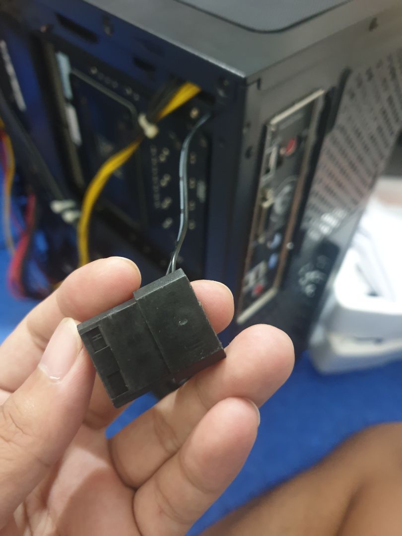 Shop làm ăn không uy tín. giao Fan chân pin không kết nối được với Hub và Main