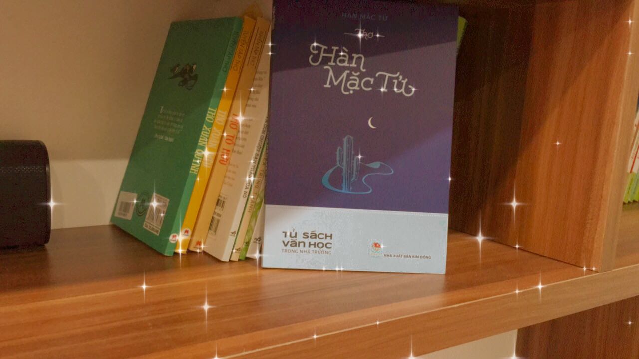 Sách rất là đẹp, chữ in không quá nhỏ, cầm sách độ dài chiều rộng rất vừa tay vừa mắt, nice.