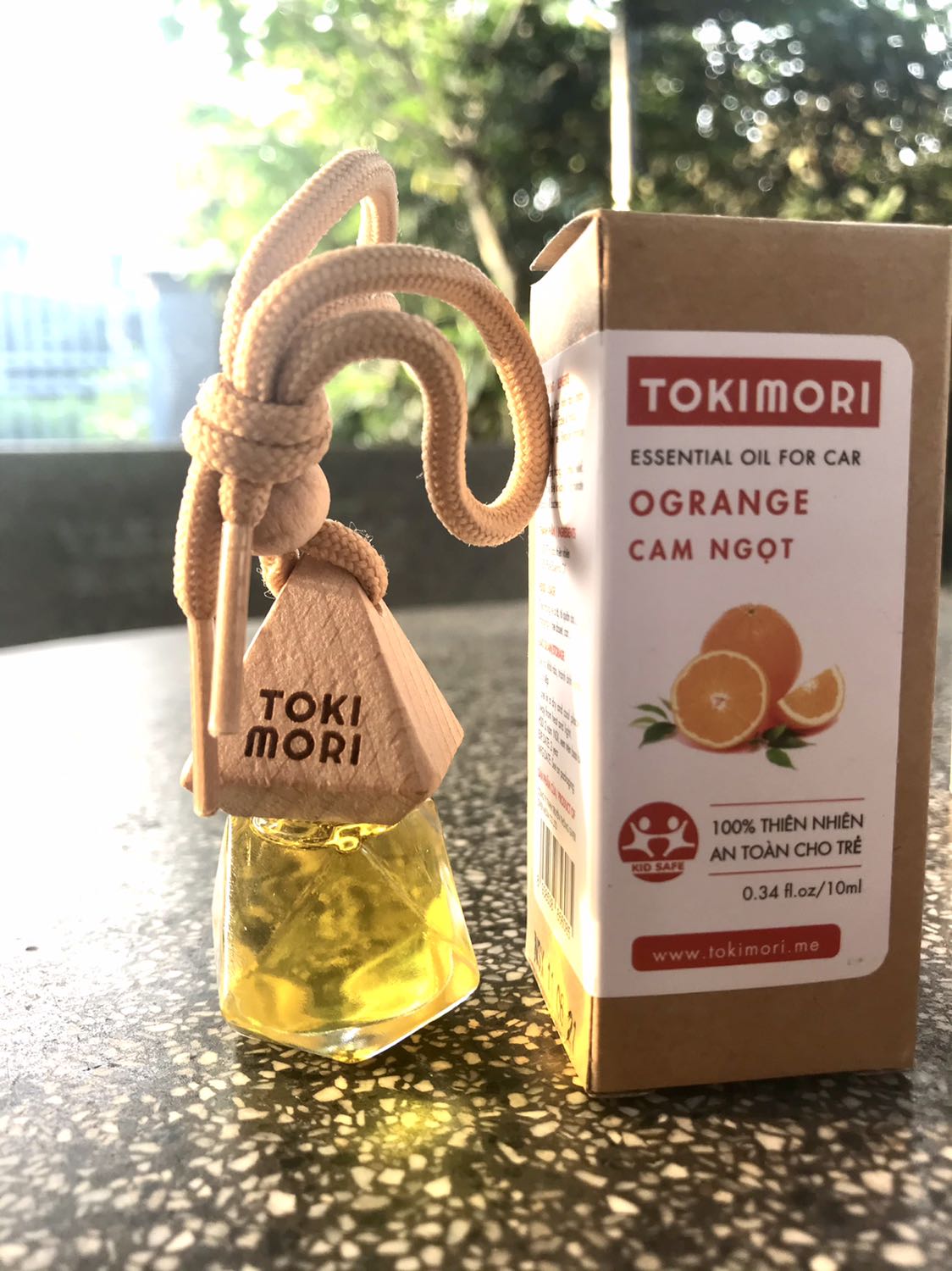 Mùi cam ngọt dịu dàng lắm người ơi, treo tủ quần áo thì tuyệt vời. Mình để trong giỏ xách để thơm ké nữa. Sản phẩm đẹp, giá cả phù hợp và chất lượng thì quá oki. Tiki giao hàng nhanh. Mùi cam ngọt dịu dàng lắm người ơi, treo tủ quần áo thì tuyệt vời. Mình để trong giỏ xách để thơm ké nữa. Sản phẩm đẹp, giá cả phù hợp và chất lượng thì quá oki. Tiki giao hàng nhanh.