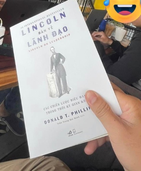 Cuốn này rất thú vị nha, dành cho những ai đam mê đồ uống và lịch sử, ở một góc nhìn khác đỡ nhàm chán hơn. Nói chung là mình thích