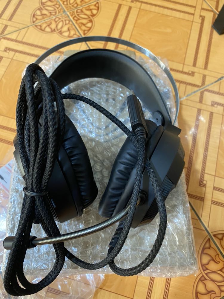 Đóng gói cực kỳ kỹ lưỡng, chất lượng tai nghe tốt , âm thanh cực xịn, đáng mua nha