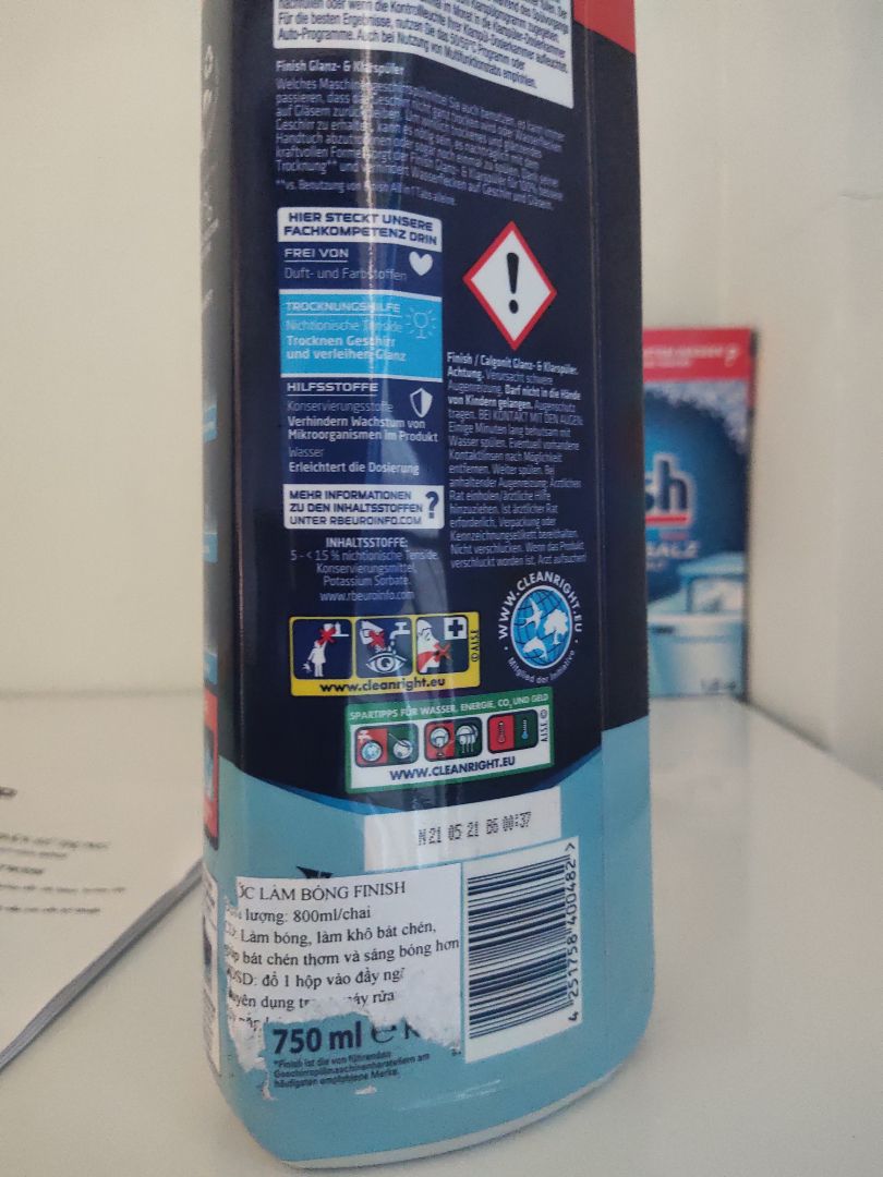 750ml mà dán chồng lên 800 ml để làm gì nhỉ