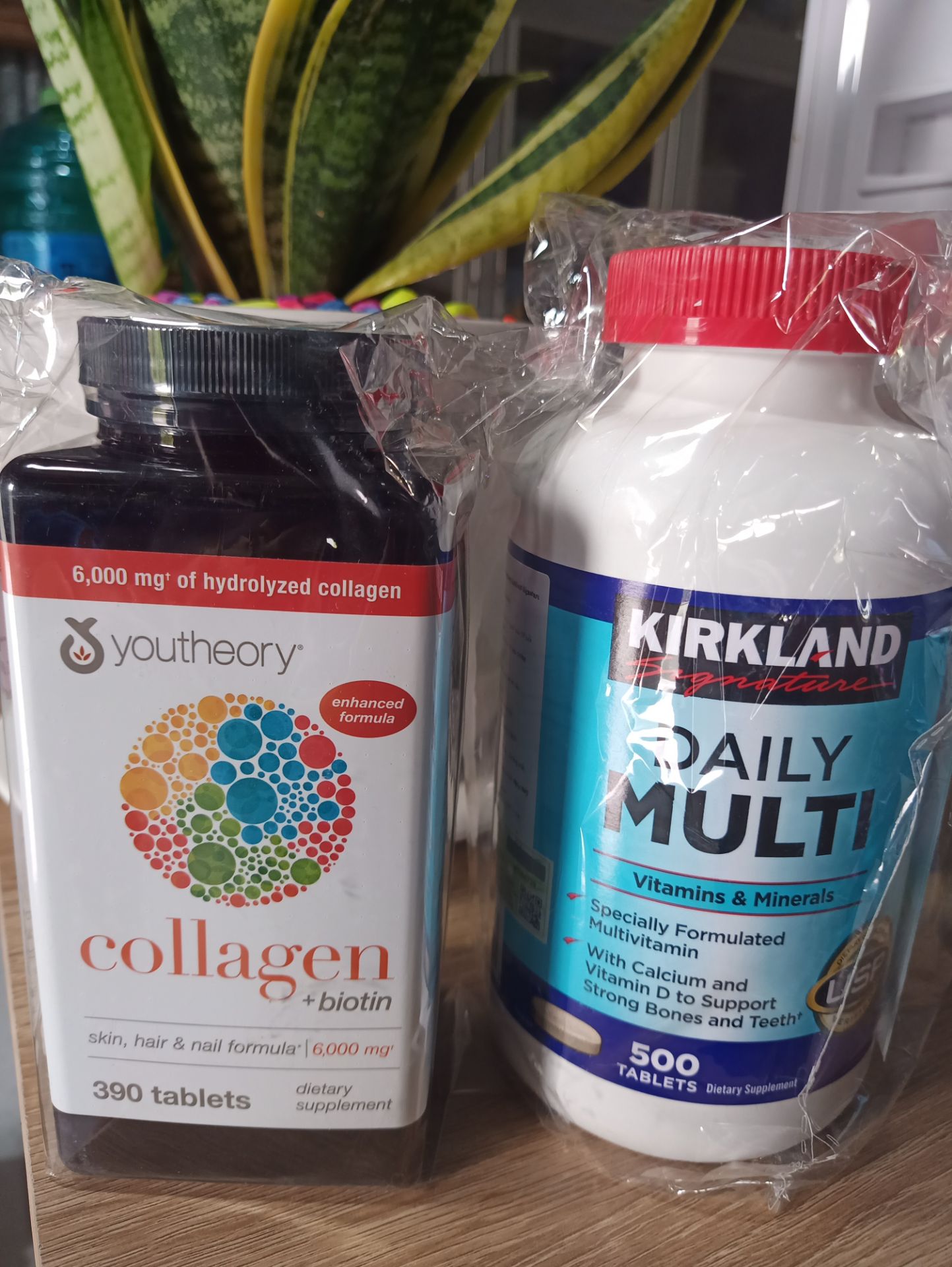 hàng chính hãng USA, vitamin tổng hợp DAILY MULTI – KIRKLAND 
EXP: 7/2022 thời điểm hiện tại còn dùng đc tới 13 tháng, 13 tháng uống sao hết 500 viên. 1   mỗi ngày đấy! tạm hài lòng .