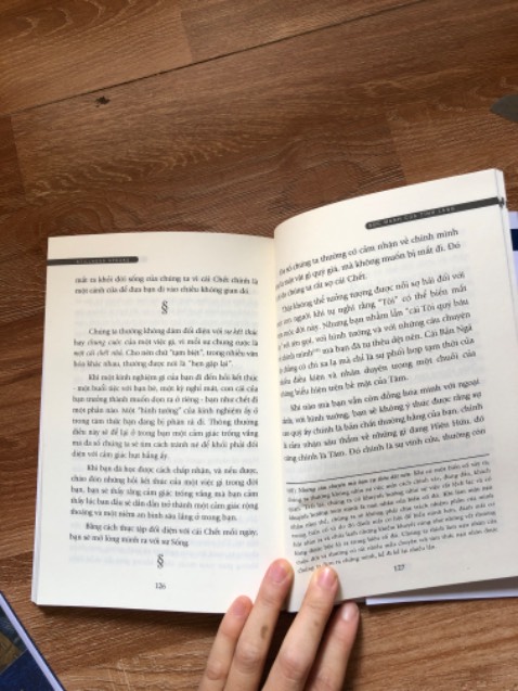 Mình nghĩ đây là năm cuốn sách sẽ giúp mọi người tỉnh thức.ai cũng phải nên quay trở về với bản thân mình Quay về chăm sóc em bé trong mình cảm ơn tikj trading Luôn đóng gói cẩn thận giao hàng nhanh và giá cả rất phải chăng
