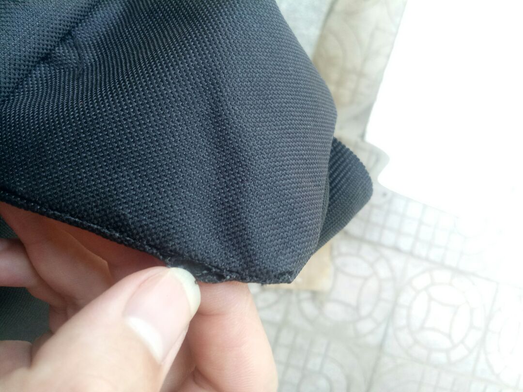 vừa mới nhận hàng, chất lượng quá kém, túi mỏng, vải như bị mục vậy, đứt chỉ vải rách... mua về xem xong bỏ vô sọt rác luôn, không dùng được...