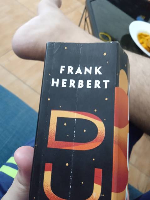 Sác giống hình 
Tuy có vài chỗ bị nhăn nhưng chất lượng sách vẫn tốt
Nhỏ nhắn đúng kiểu mình thích