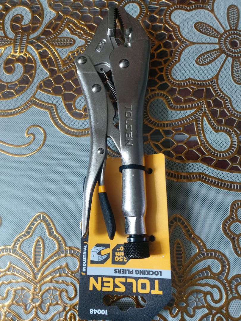 Giao hàng nhanh. Kềm đúng như hình. Đẹp. Chắc chắn, cầm nặng tay. TH TOLSEN. 470 gr, dài 22cm. 160k. Gía này hy vọng dùng tạm thôi, ổn là được rồi. Các loại kềm loại này nếu mà TH Nhật ,Mỹ... đã tìm hiểu rồi hàng nội địa xịn giá cả triệu bạc nhưng xài thiên thu.