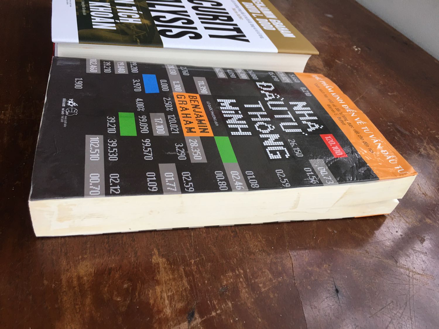 Xin lỗi…sách có giá tốt thì cũng đừng như mới nhặt ở đâu về bán như vậy chứ. Hẹn hơn một tuần giao mà còn trễ thêm một ngày kèm chất lượng thế này. Tiki vui lòng kiểm tra chất lượng giúp người mua nhằm đảm bảo uy tín của mình.