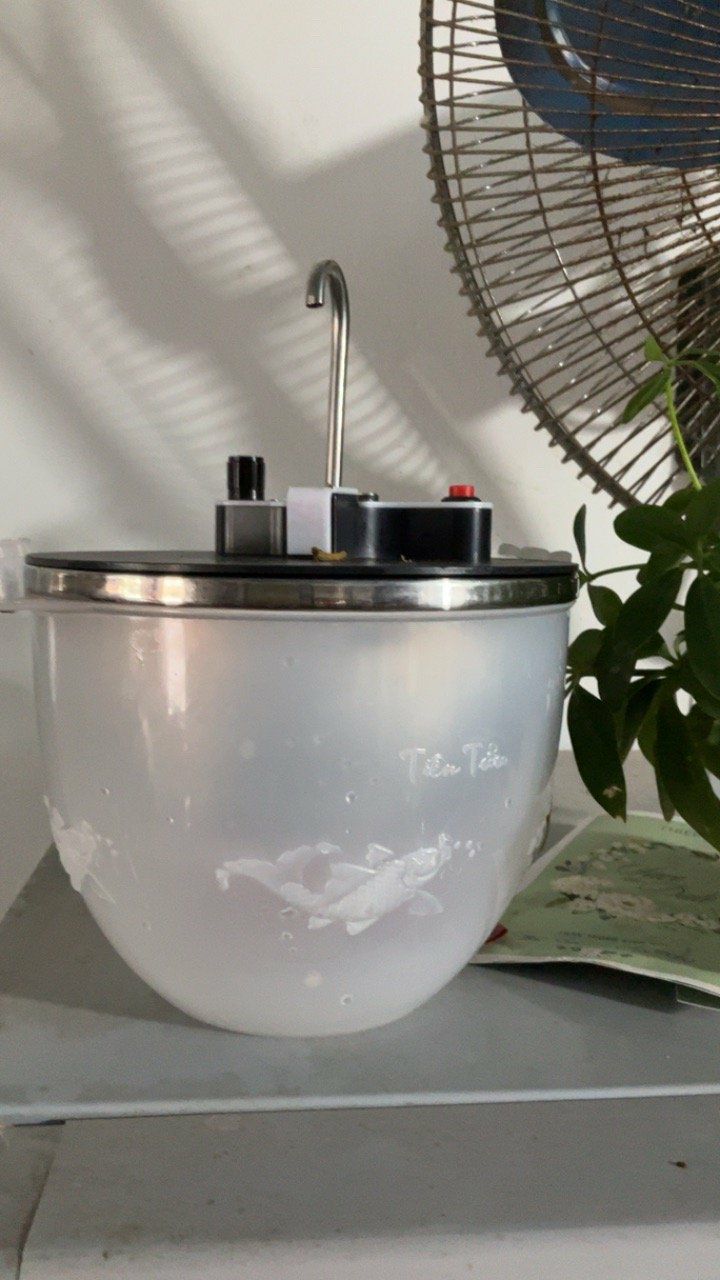 Thật sự ban đầu mua cũng ko kỳ vọng gì nhiều, nhưng shop tư vấn nhiệt tình là đã thấy ưng rồi. Giao hàng nhanh hơn điện xẹt. Dùng thử thấy khá ổn, còn tới lúc dùng thật trên bàn nhậu thì ko chê đc gì luôn! 🤣 cảm ứng hơi chập chờn tí, nhg đc 1 lúc thì ngon lành luôn! Đáng tiền thật sự!! Nên mua!!!