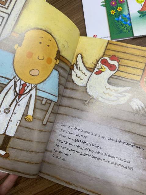 Sách đẹp. Màu sắc rõ nét. Chất liệu giấy cũng đảm bảo. Bé nhà m rất thích. Sẽ ủng hộ shop dài dài