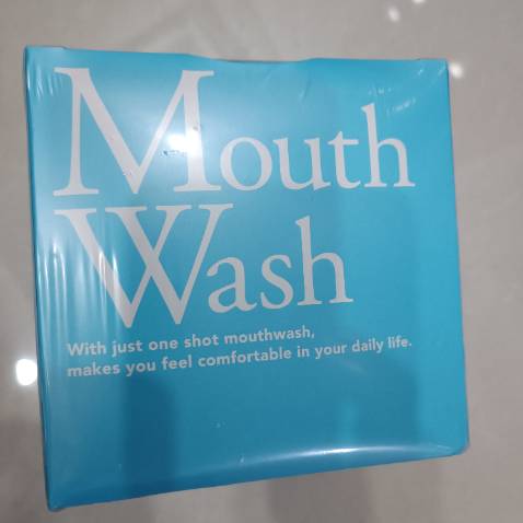 Nước súc miệng thơm mát dễ chịu. Shop đóng gói cẩn thận và giao hàng nhanh!