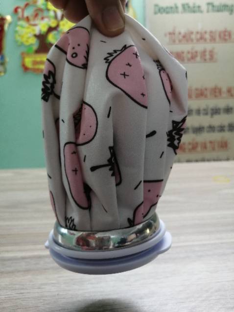 Chất lượng sản phẩm tốt, đổ nước vào ko bị chảy ra, giữ nóng dc tầm 10-15p