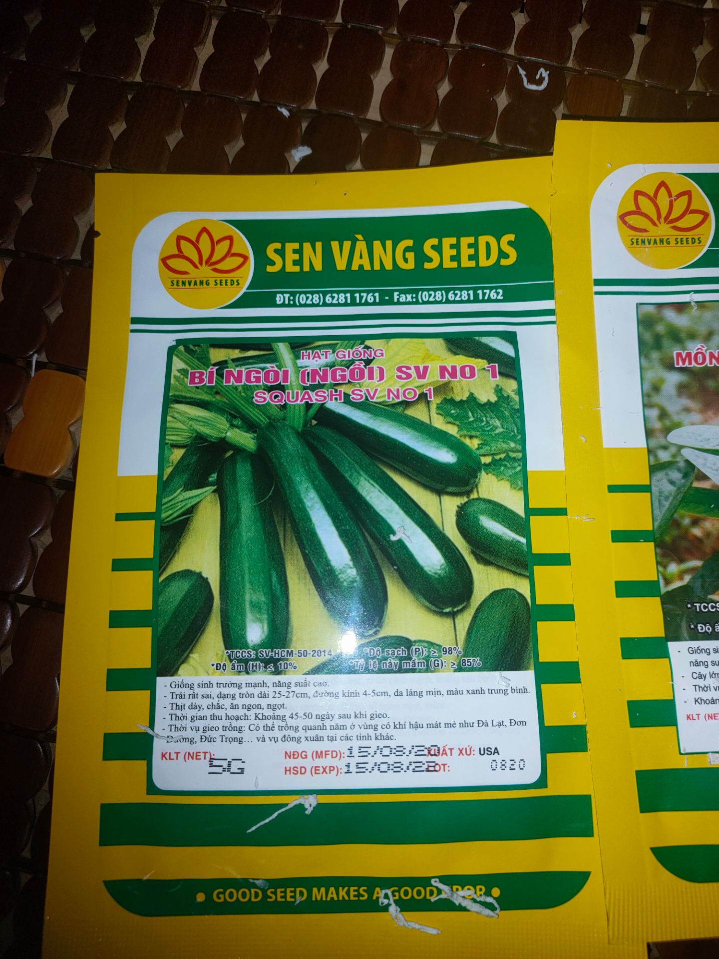 sp sai dán hạt giống bí ngòi lên hạt giống mồng tơi lá to sp ko đúng cho lắm *** người thôi mọi người đừng mua sản phẩm này nha, *** 1 cách cực kì tinh vi