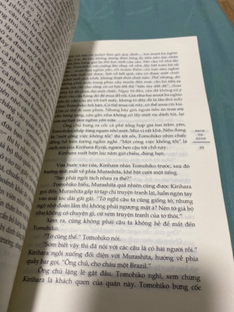 Mình đã đọc được khoảng 1/4 và quyết định drop. Mình ở SG bạn nào cần mình để lại 90k ko freeship nhen. Không phải do truyện dở hay văn phong của tác giả có vấn đề, chỉ do cá nhân mình ko tiếp nhận được tội phạm tình dục nên mình nghĩ là mình không xem tiếp được. Logic và cấu trúc truyện rất chặt chẽ, đảm bảo quyển này ko phải lỗi tác giả mà mình drop nha 🫣🥶
Liên hệ mình *** bên zalo á.