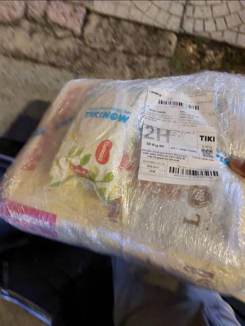 Mô tả không đúng, giao sai. Combo 12 gói 1 kiện, giao thực tế 1 gói. Sau 3 ngày vẫn chưa giao bù.