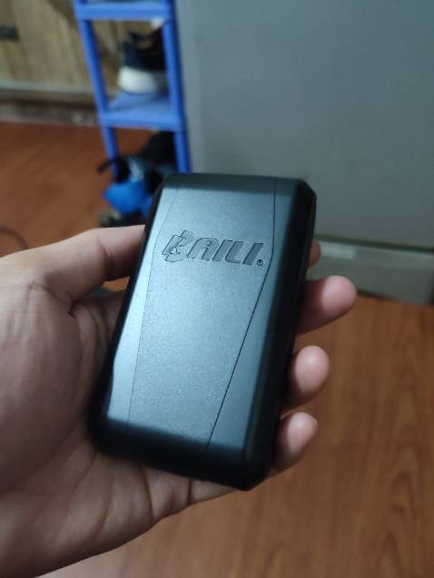 Cạo sát, êm, dễ vệ sinh, hộp đựng hơi a đuồi nhưng mà tạm chấp nhận được