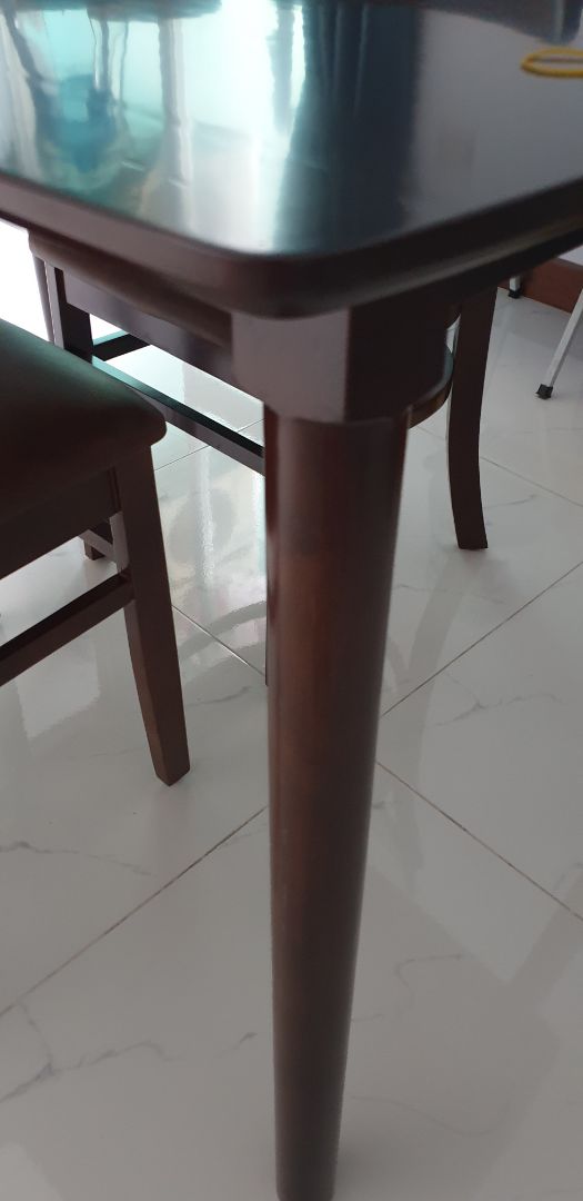 Bộ bàn ghế mango 4 ghế, mình mua với giá 1.820k. Đánh giá sp:
1. Giá cả hợp lý
2. Chất liệu gỗ công nghiệp
3. Mặt bàn rộng, láng bóng,phù hợp với gia đình nhỏ
4. Gia công còn một số lỗi nhỏ ko đáng kể
5. Giao hàng nhanh đến tận nhà và lắp ráp luôn.