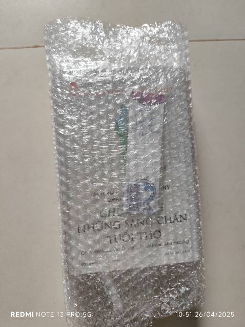 Sách khá cũ và bám bụi nhưng đóng gói ổn