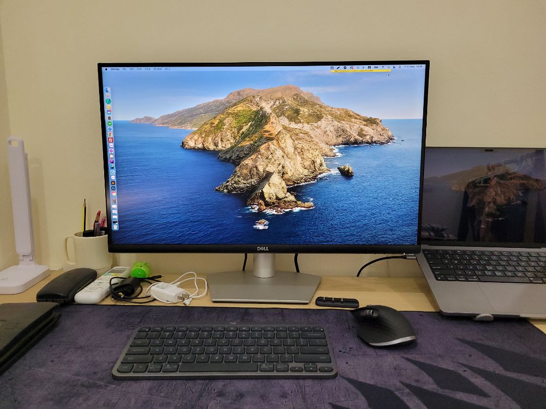 Màn hình cơ bản chân đế hơi lỏng lẻo. Chỉ có cổng HDMI và Display port khá cơ bản không có nhiều cổng kết nối hiện đại nhưng đổi lại có 1 cấu hình 4k giá rẻ nhất thị trường. Bỏ qua những yêu cầu khác thì mình thấy khá nếu mua thì có thể chấp nhận được! Màn hình cơ bản chân đế hơi lỏng lẻo. Chỉ có cổng HDMI và Display port khá cơ bản không có nhiều cổng kết nối hiện đại nhưng đổi lại có 1 cấu hình 4k giá rẻ nhất thị trường. Bỏ qua những yêu cầu khác thì mình thấy khá nếu mua thì có thể chấp nhận được!