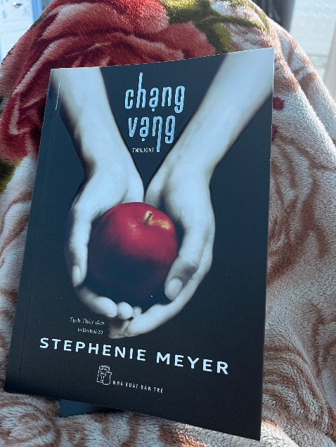 Sách hay, nhưng bản dịch có vài chỗ bị sai chính tả. Đọc rất dễ bị tuột cảm xúc