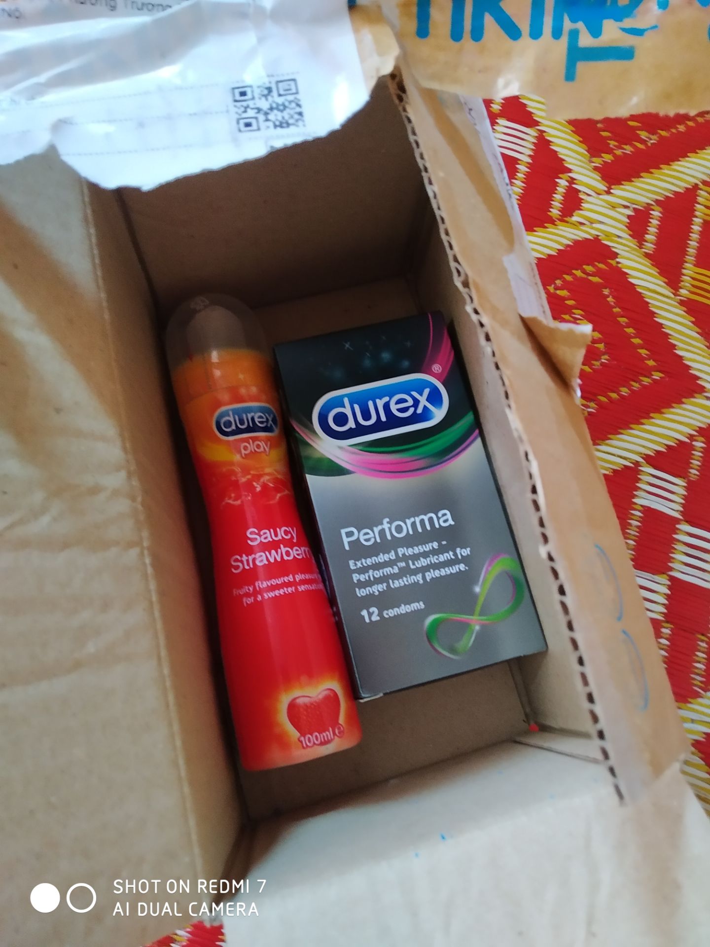 hàng thơm nhẹ , dùng như hướng dẫn là k có vấn đề , mình đặt hai ngày là được , mua thêm bup bê tình yêu thử xem nó phê k . hehe