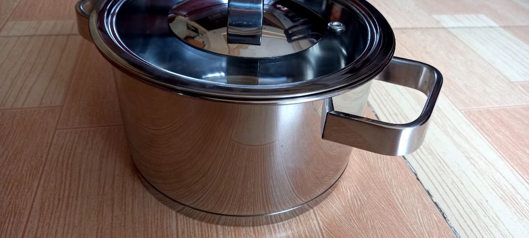 sp mẫu mã đẹp, cầm nặng tay, đb Tiki giao hàng rất nhanh