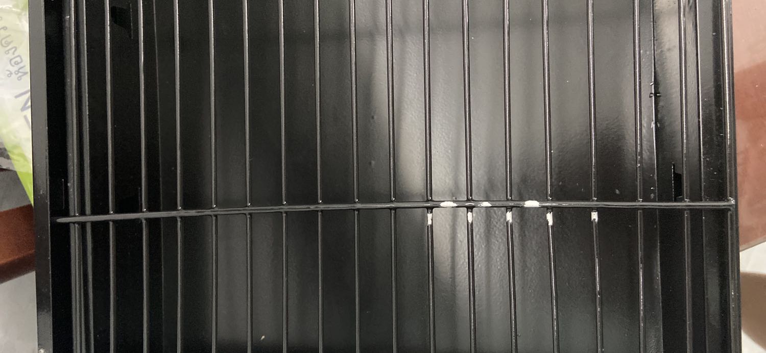 Sản phảm khi nhận bị tróc sơn rất nhiều. Tiki đổi giúp mình cái khác.