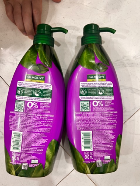 Giao 2H siêu nhanh, đúng là tiki, vẫn mê cách đóng gói tiki, vì môi trường nên dùng lại bìa carton hư đêr chống sốc, đỡ ô nhiễm mà lại êm. Khuyến mãi 177k/cặp dầu gội, date mới