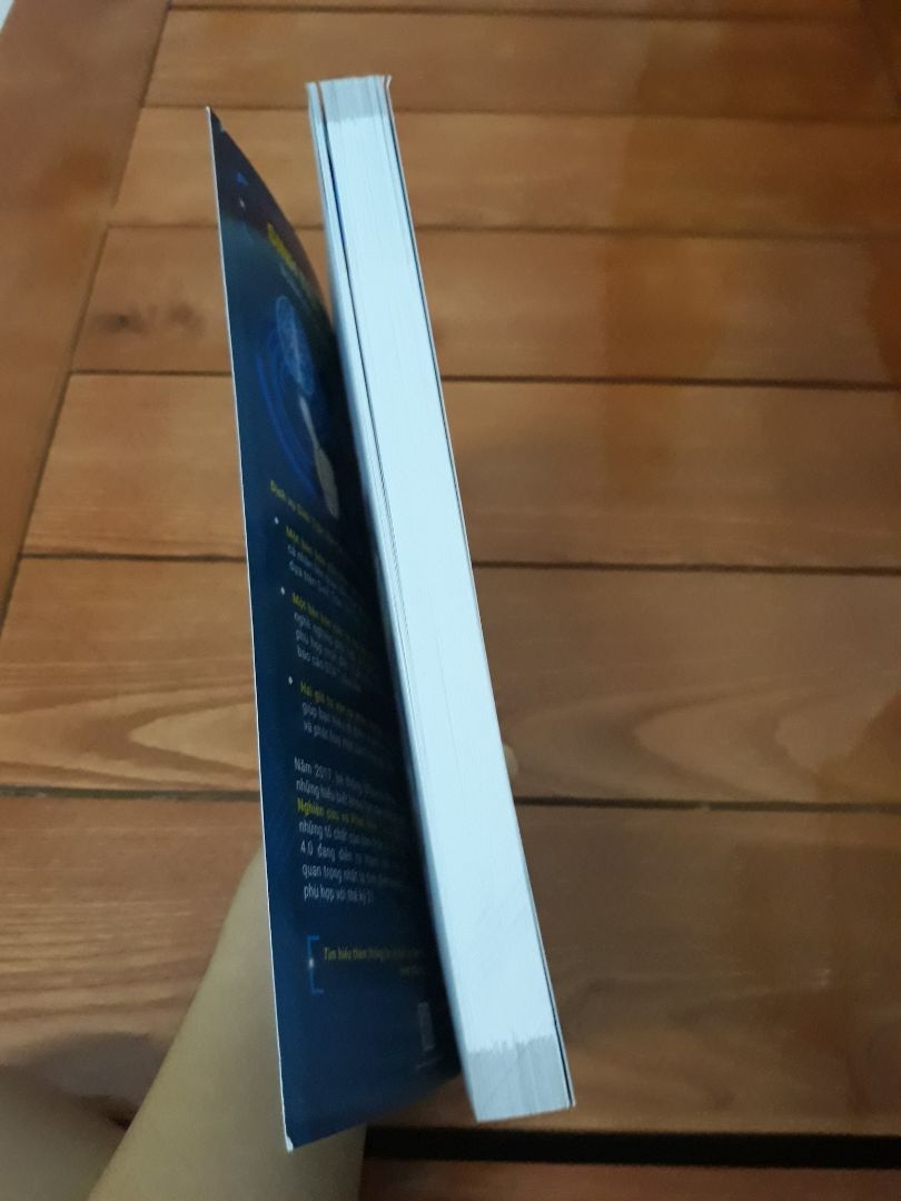 Tiki giao hàng khá nhanh. Mình mua quyển Tôi tài giỏi bạn cũng thế và cuốn Bước chậm lại giữa thế gian vội vã thì thấy cả 2 đều hay. Cuốn này thì có ưu điểm hơn là vì là sách kĩ năng nên có màu và hình ảnh rất bắt mắt, tạo cảm hứng khi đọc. Với lại giấy tốt, mực in không bị nhòe, rất đẹp và màu sắc. Nội dung hay, có nhiều phương pháp học rất hay và nổi tiếng . Mình thấy nó khá dễ áp dụng, hướng dẫn rất chi tiết???. Mình trừ 1 sao vì khi giao đến đóng gói bên trong hơi sơ sài một chút, seal bị rách. Nói chung là ổn.