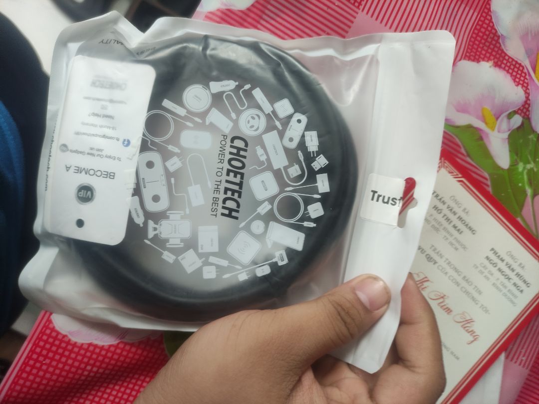 giao hàng nhanh đóng gói tốt
mới nhận chưa biết chất lượng để dùng thời gian xem sao
sau 2 ngày làm vẫn k kết nối được, *** dây thì thấy dây hư, mn nên suy nghĩ lại trc khi mua