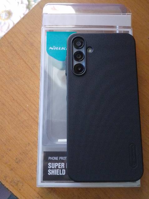 Dày, chắc, khó xước, khó dơ.