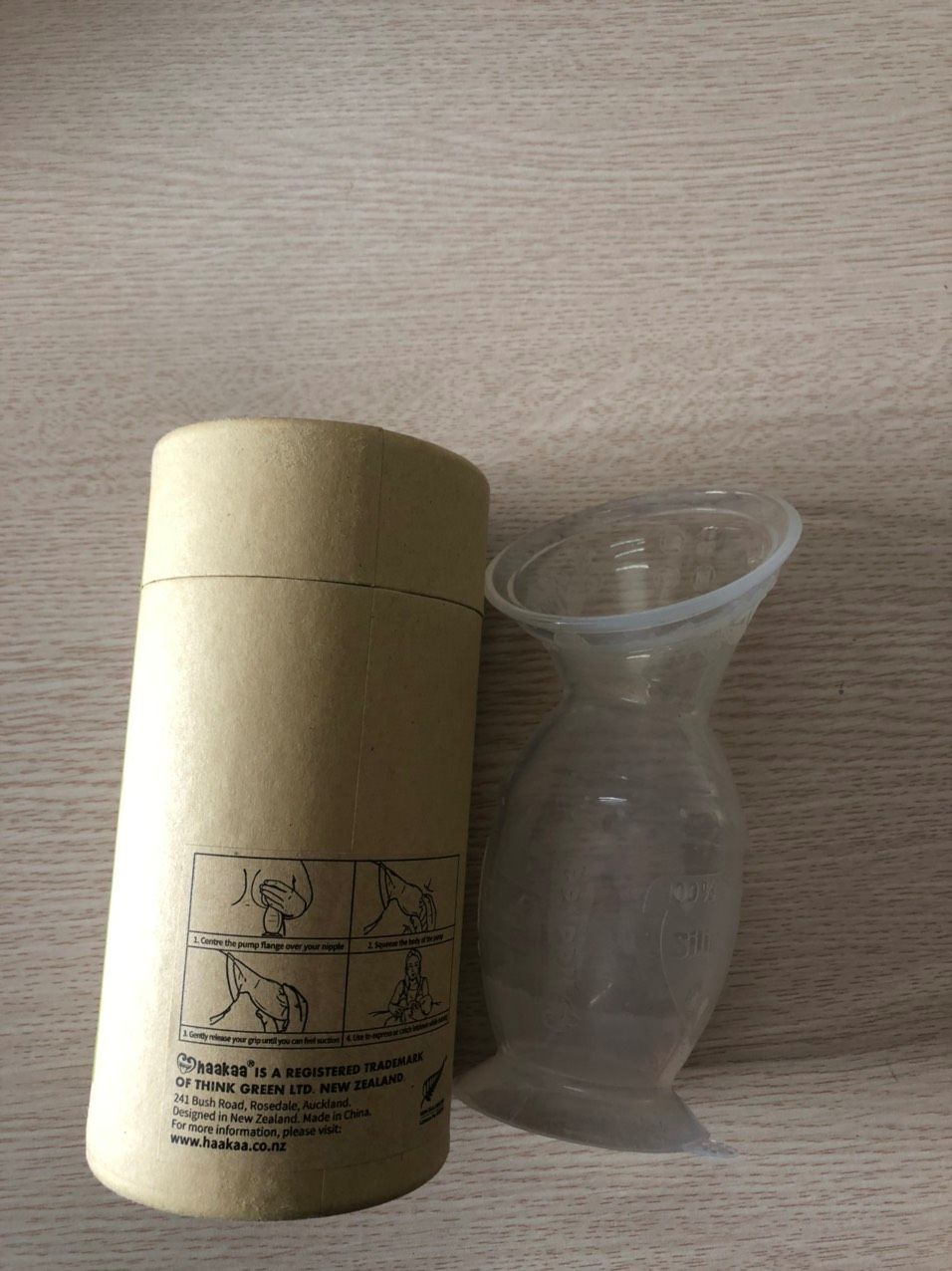 mua một hộp hàng to của haakaa luôn, giá rẻ hơn hàng order lại còn xịn nữa, shop tư vấn size nhiệt tình, đóng gói cẩn thận, hộp giấy bảo vệ mtruong lắm, mua cùng với nắp đậy giá rẻ quá trời. anh shipper vui tính nên 5* nha shop mua một hộp hàng to của haakaa luôn, giá rẻ hơn hàng order lại còn xịn nữa, shop tư vấn size nhiệt tình, đóng gói cẩn thận, hộp giấy bảo vệ mtruong lắm, mua cùng với nắp đậy giá rẻ quá trời. anh shipper vui tính nên 5* nha shop