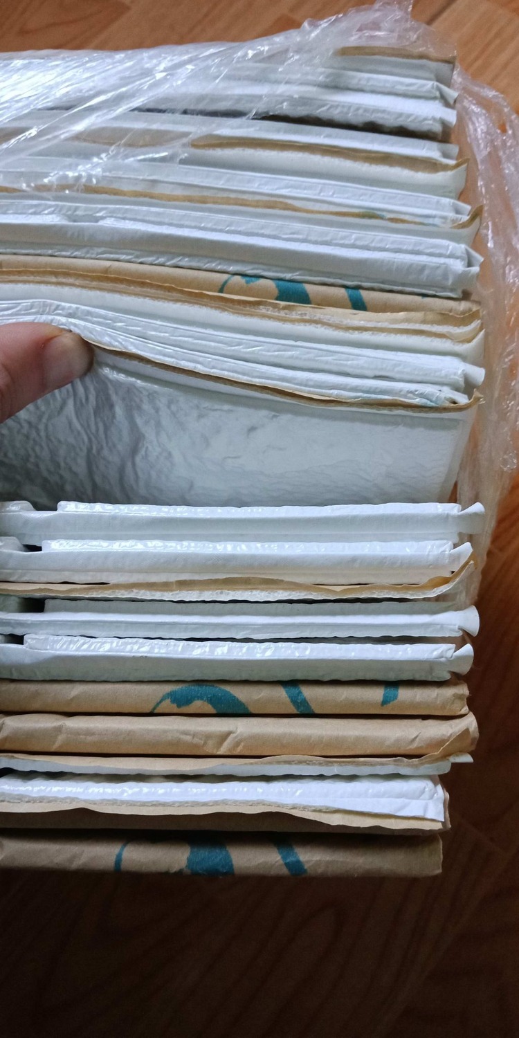 đặt loại 159 đưa loại 135 k còn không phải màu, chất lượng thì khỏi phải nói, làm ăn kiểu gì thế, nhờ tiki xóa tài khoản đi làm mất lòng khánh hàng , bức xúc, đặt 1 đường giao 1 nẽo