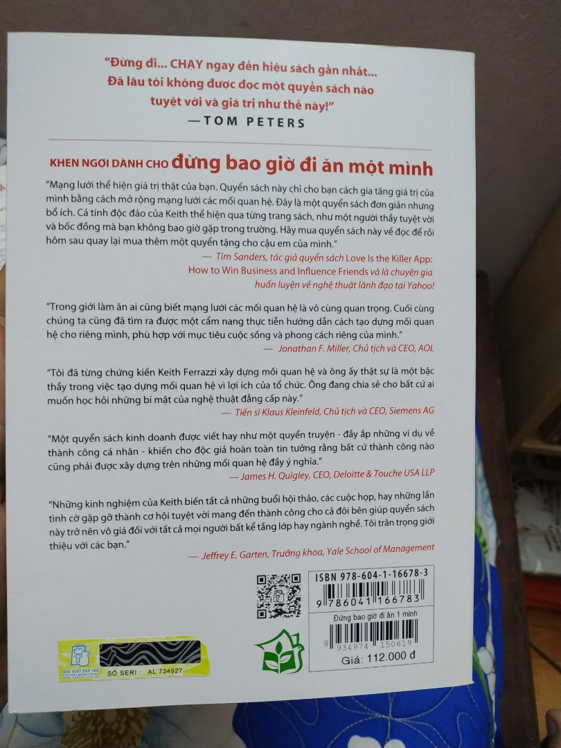Sách hay, viết giống như 1 quyển truyện, có cả các ví dụ. Ngôn ngữ giản dị, dễ hiểu. Sách giúp tăng giá trị bản thân bằng cách mở rộng các mối quan hệ. Dịch vụ Tiki rất tốt. Đã mua được sách mới, giá rẻ rồi giao hàng lại còn siêu nhanh. Mở mắt ra anh giao hàng đã gọi rồi. Cảm ơn anh, cảm ơn tiki.