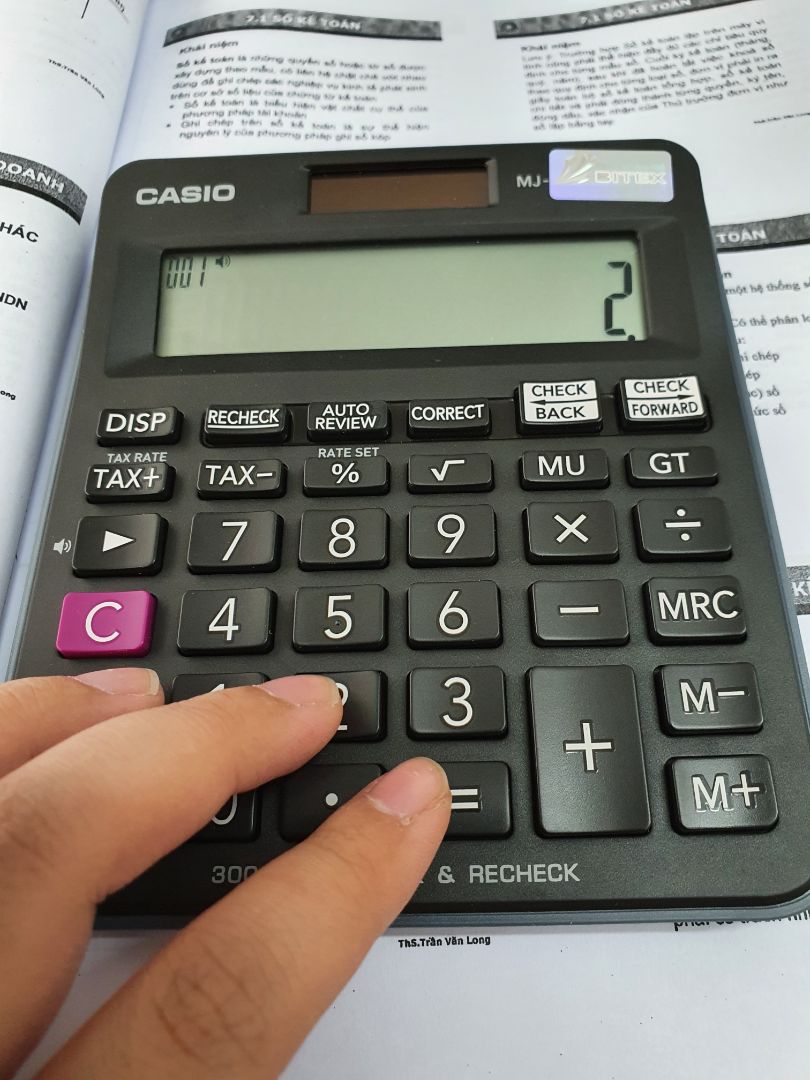 bàn phím êm,dễ bấm, màn hình rõ
có giấy bảo hành đầy đủ
giao hàng siêu nhanh