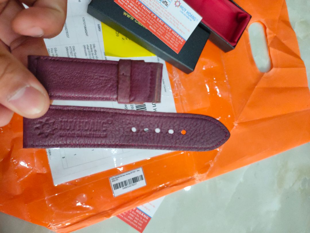 Dây rất đẹp và mềm... có hộp và thẻ bảo hành đầy đủ....Rất hài lòng