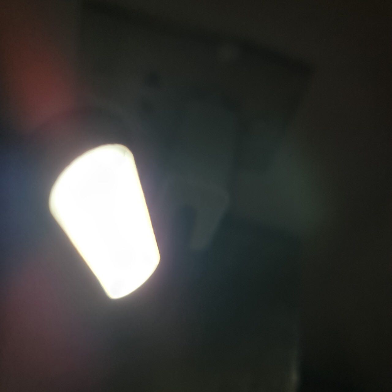 Rất sáng và bền, nhìn đèn rất cao cấp. Mình mua cắm vào laptop dùng ban đêm.