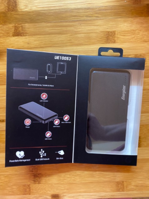 Giao hàng rất nhanh, đóng gói đẹp, nguyên tem mác. Pin sạc nặng, có vẻ chắc chắn, chưa dùng thử nên chưa biết chất lượng, khi nào dùng sẽ quay lại đánh giá thêm