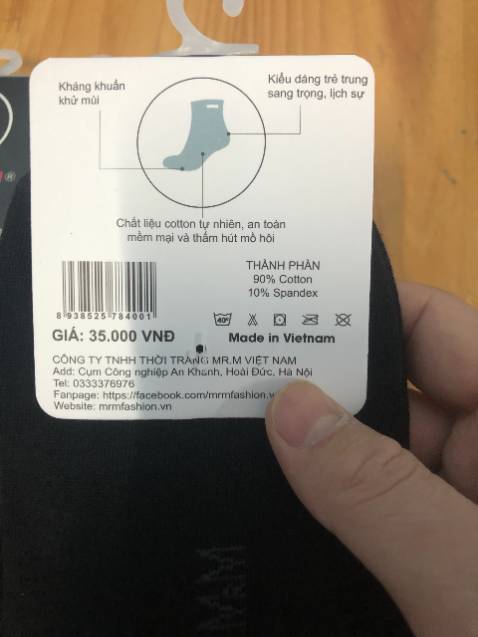 Đáng tiền, rất nên mua nhé !!!!! 
Giao nhanh, đúng màu , đủ. sản phẩm quá ưng ý,  bao bì tem mác đủ, thông tin địa chỉ rõ ràng, hàng made in vn.
Chất liệu 95 % cotton, mang thoải mái ko bị mùi hôi chân như nhiều loại vớ từng đi, có tem kháng khuẩn chất. cổ chun vớ co giãn tốt mang không bị tuột, vớ thêu thương hiệu basic nhưng mang rất sang trọng.
Giá 35k mua kèm combo chưa đến 25k /đôi, với mức chi trả này, thật sự rất hài lòng và chắc chắn sẽ còn mua tiếp trong tương lai. 5*