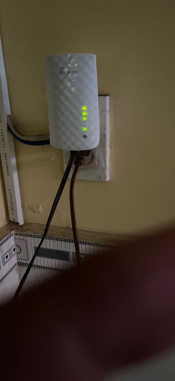 Rất hài lòng! Giao hàng tốc hành! Cài đặt nhanh! Phát huy tác dụng ngay! Trong điều kiện hệ thống mạng wifi của VN như hiện nay chỉ cần mua RE200 là đủ xài rồi (ko cần phải mua RE450, RE650…nếu mua vừa giá cao hơn mà …ko có đất dùng võ thì cũng như ko!) Rất hài lòng! Giao hàng tốc hành! Cài đặt nhanh! Phát huy tác dụng ngay! Trong điều kiện hệ thống mạng wifi của VN như hiện nay chỉ cần mua RE200 là đủ xài rồi (ko cần phải mua RE450, RE650…nếu mua vừa giá cao hơn mà …ko có đất dùng võ thì cũng như ko!)