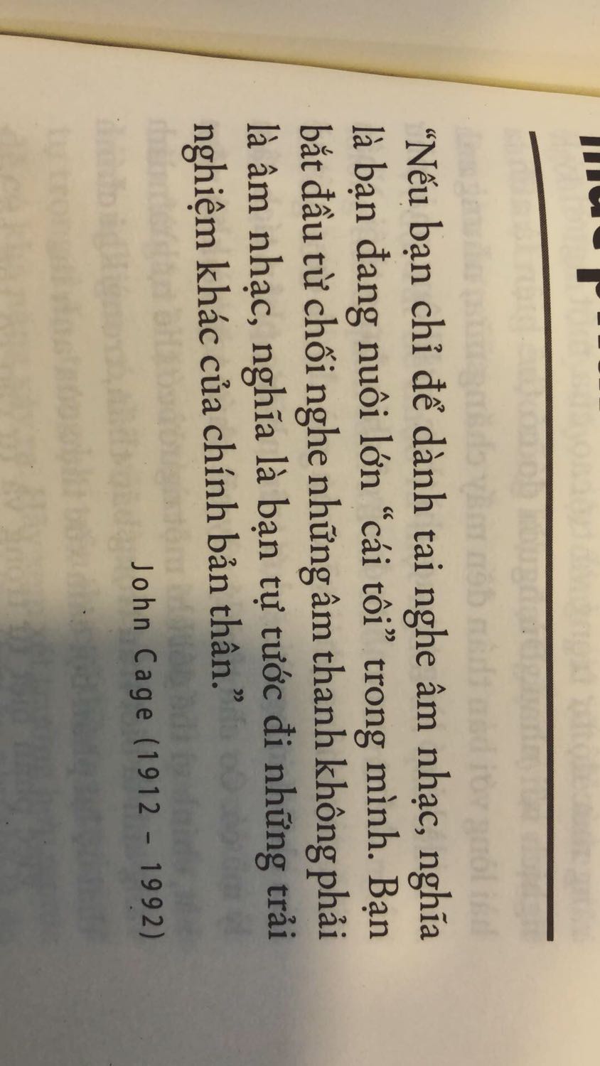 1 cuốn sách quá thông minh?? mỗi tội mình chưa đủ tầm để áp dụng tất cả các chiến thuật trong này. Sách tập trung phân tích bản chất tính cách của con người, cách hành xử đặc trưng của các kiểu người khác nhau từ đó giúp mình hiểu thêm về tâm lý con người trong xã hội. Có thể với nhiều bạn chưa va chạm nhiều với các loại tính cách đặc biệt nó có vẻ khó hiểu và nhàm chán nhưng mình thấy những phân tích lập luận của tác giả rất sắc bén và chuẩn xác. Hiểu thêm về lòng tự trọng, tự tôn và tự tin của mỗi con người. Những người hay dễ nổi nóng cáu gắt với người khác thì chính bản thân họ cũng không hề thoải mái hay hài lòng gì về bản thân mình. Khi bạn hiểu cho chính mình thì mới có thể hiểu cho người khác. Cuốn sách còn cho mình những lý giải rất chi tiết về những hành xử phức tạp của con người thông qua các nghiên cứu về tội phạm qua nhiều năm. Ví dụ như 100% những kẻ sát nhân hàng loạt đều có quá khứ từng bị lạm dụng, bạo hành hoặc cưỡng bức v.v...Còn nhiều những phân tích đáng quý và cao siêu đến nỗi vừa đọc xong phải tự Ồ lên tại sao tại sao giờ mình mới biết!!!!tâm lý con người quả thực là 1 thứ vô cùng thú vị ko phải chỉ nhìn thế mà là như thế. Người tự cao chưa chắc đã có lòng tự trọng cao mà ngược lại họ lại ra vẻ kiêu ngạo, khó chịu vs người khác để che giấu sự thiếu tự tin vào bản thân bên trong mình. 1 cuốn sách tuyệt vời cho những bạn muốn hiểu thêm về tâm lý con người!!! Để thông cảm và khơi gợi những tư duy đúng đắn cho ngkhac. Rất có ích cho những người làm kinh doanh hay quản lý nhân sự, thậm chí là duy chì cả những mối quan hệ trong gia đình, tình yêu, cuộc sống